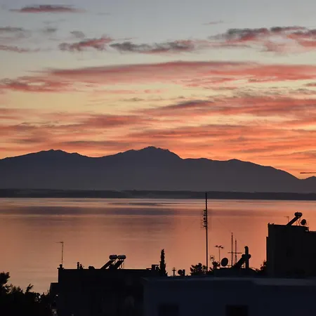 Lux, Seaview, Parking, Panorama - Thearetsouplace, 1g Wifi, Netflix, Cosmote Tv Apartment